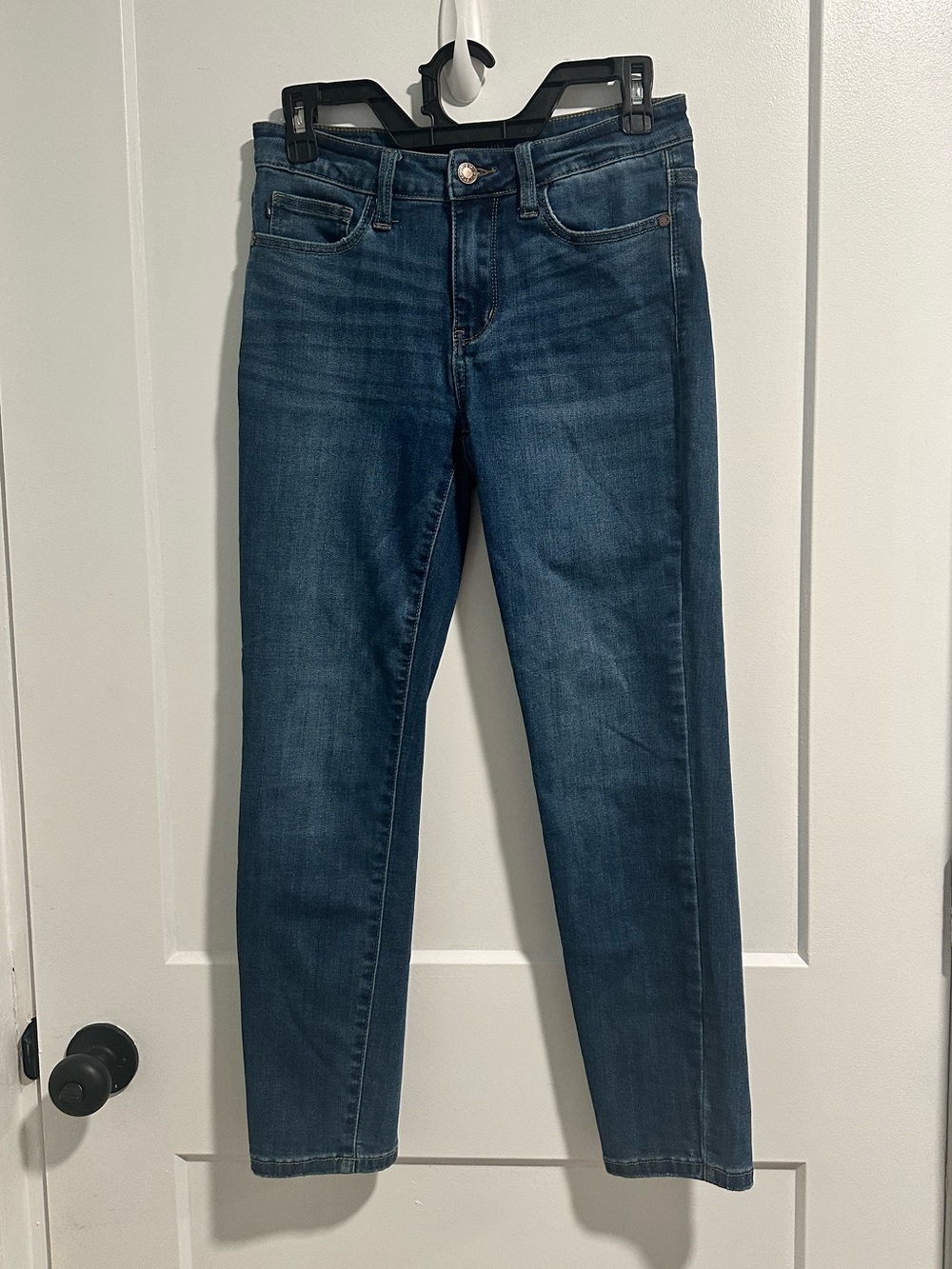 Judy Blue Relaxed fit Jeans. 24” inseam.